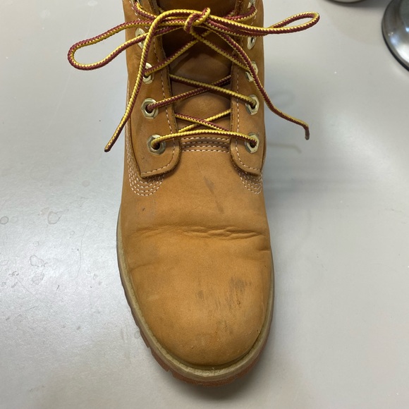 Used Timberland boots - Picture 2 of 4